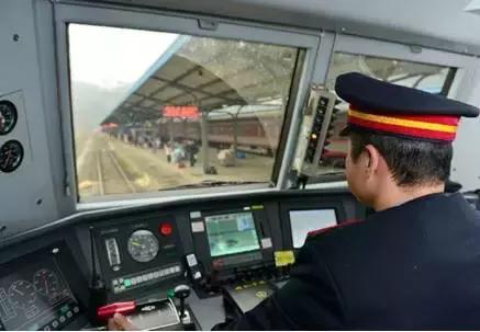 火车刹车刹不住了,火车为什么刹车没有感觉