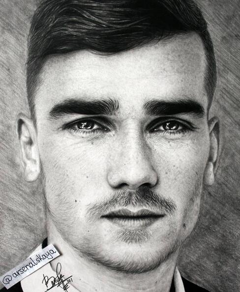 足球球星素描手绘图,足球球星素描头像漫画版