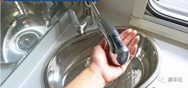 凯伦宾威大通c型房车评测,福特新世代凯伦宾威b型房车