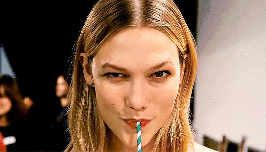 春夏碎花裙显瘦,春夏必买的裙子