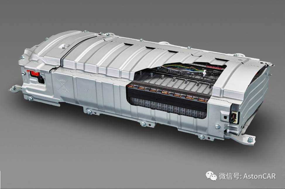 深度试驾丨高手林立，热效率40%的*四代第**普锐斯如何反击