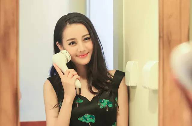 美容帮|做好这几步,景甜自带反光板般的白皮你也可以拥有!