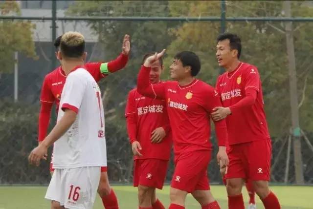 「社会·文体」火力全开！嘉定这支足球队获“12:1”的战绩，小嘉猜是于大宝附身