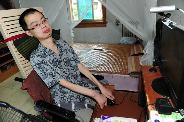 被蜜蜂蛰了民间疗法,蜜蜂疗法治癌症