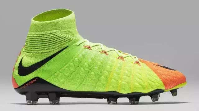 他们穿什么用英文怎么说,他们穿着什么用英文怎么说