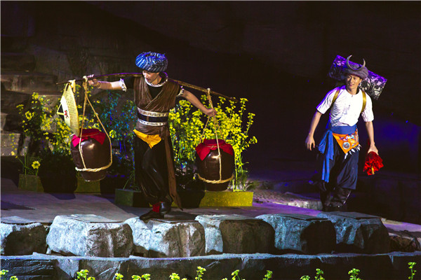 边城视频讲解,边城演出实景