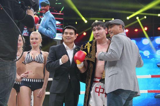 泰森8秒ko对手的重量级拳王,世界拳王泰森的十大凶狠ko