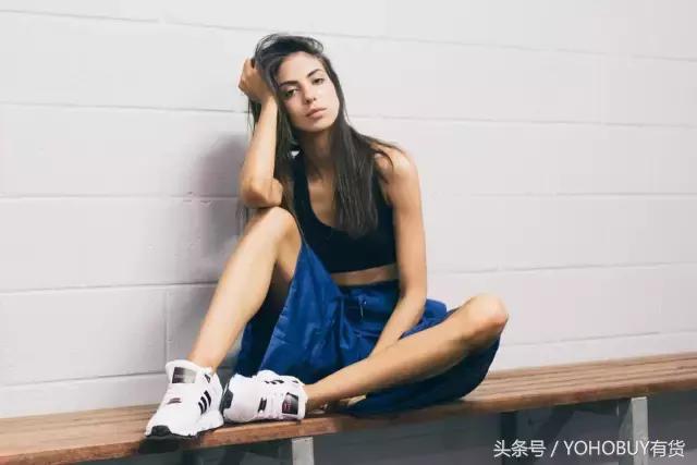 这8双令直男羡慕拥有的女生专属Sneaker,你买了吗?