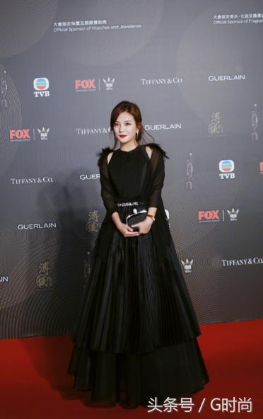 赵薇的礼服图片大全,赵薇红色晚礼服颁奖