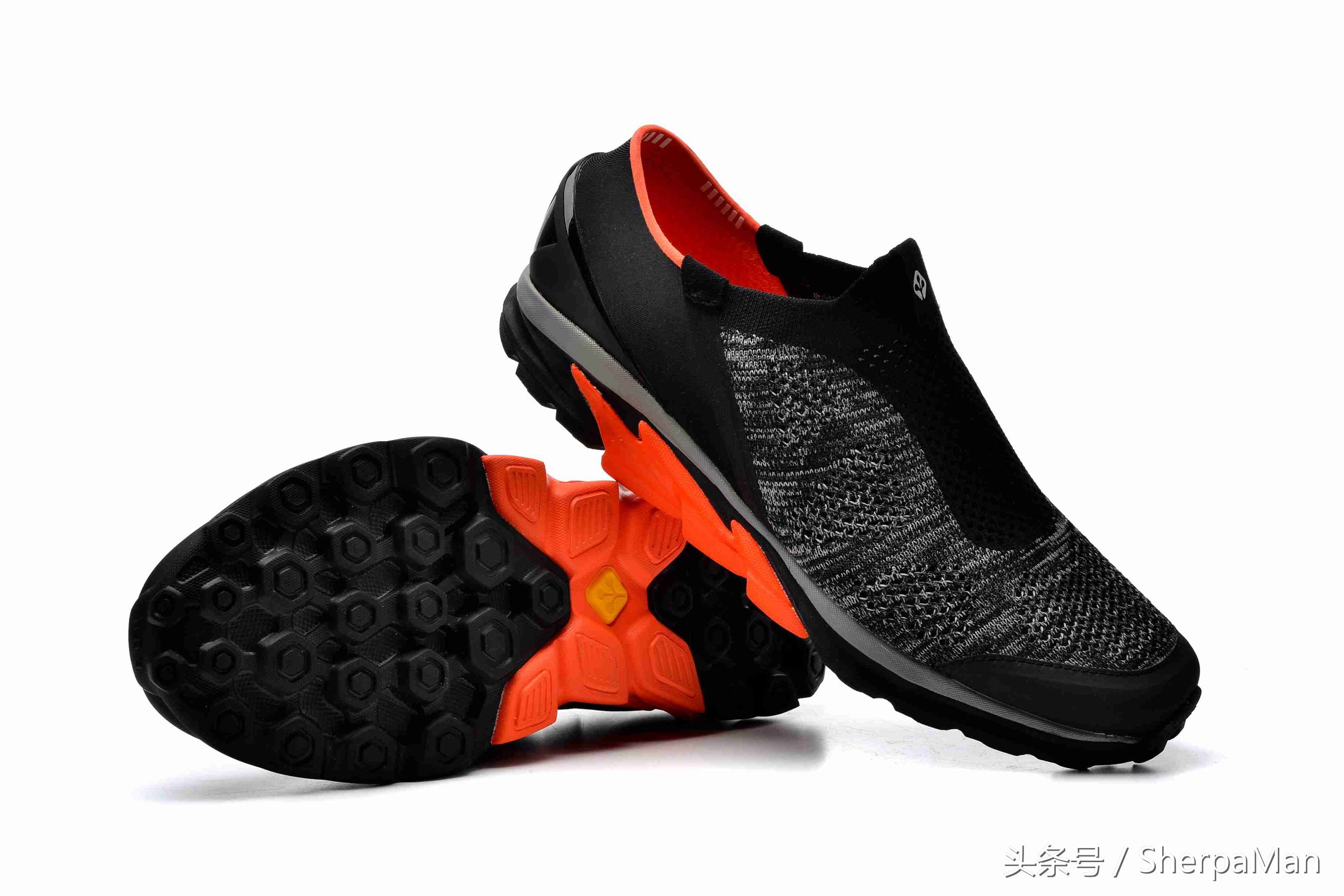 男流行穿鞋不穿袜子,现在的男生都不穿皮鞋