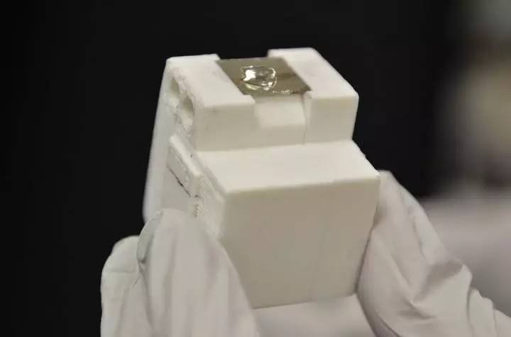 美国科学家将激光和超声波技术相结合，让激光医疗更安全！