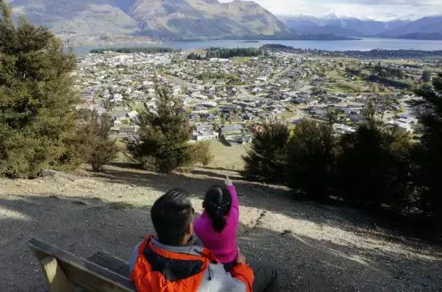 新西兰一家三口花费多少,一家五口自驾新西兰旅游