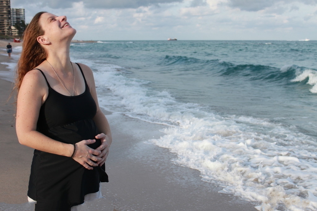 孕妇早孕反应胃胀怎么缓解,孕妇呕吐反应厉害吃什么缓解胃酸