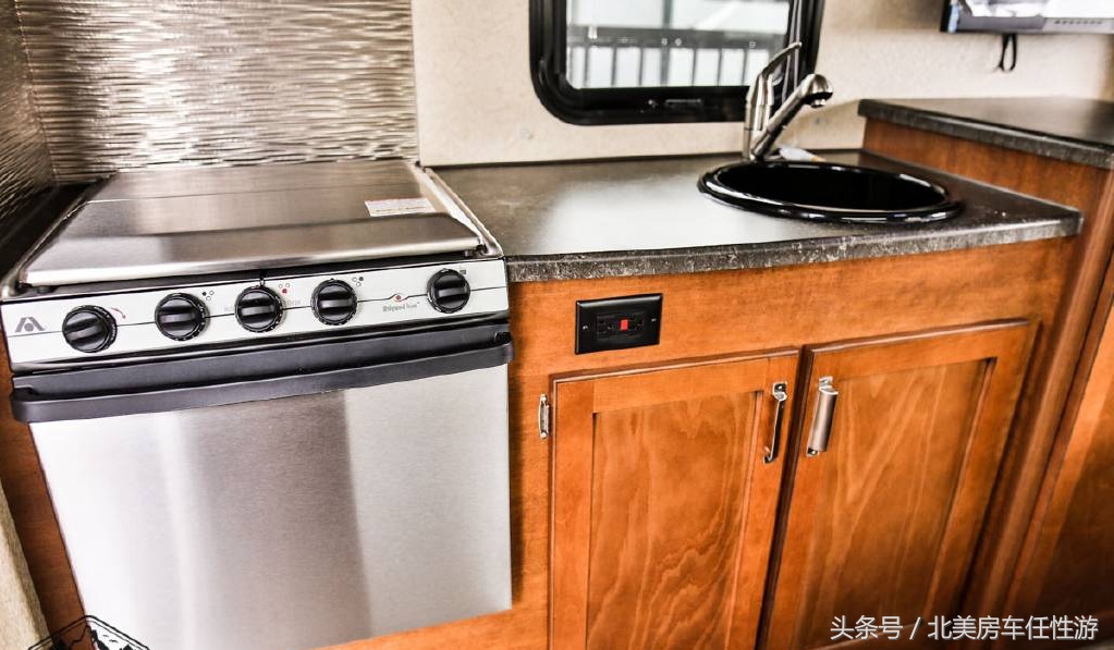 lance2185拖挂房车,法国465拖挂房车