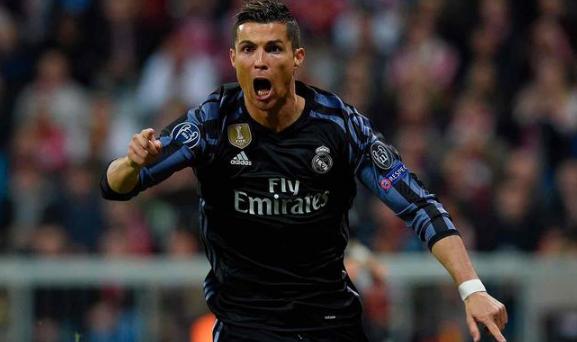 c罗边锋还是中锋,c罗到底是前锋还是中锋还是中场