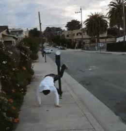 读着这句话我仿佛听到了什么,当微风吹过我仿佛听到了呢喃细语