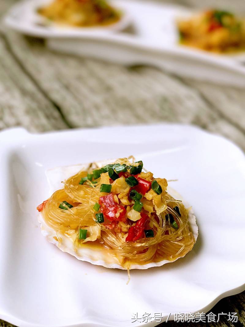 烤扇贝粉丝蒜蓉做法视频,蒜蓉粉丝烤扇贝菜谱简单又漂亮