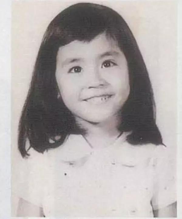 张国荣抱周润发视频,左拥右抱走向人生巅峰