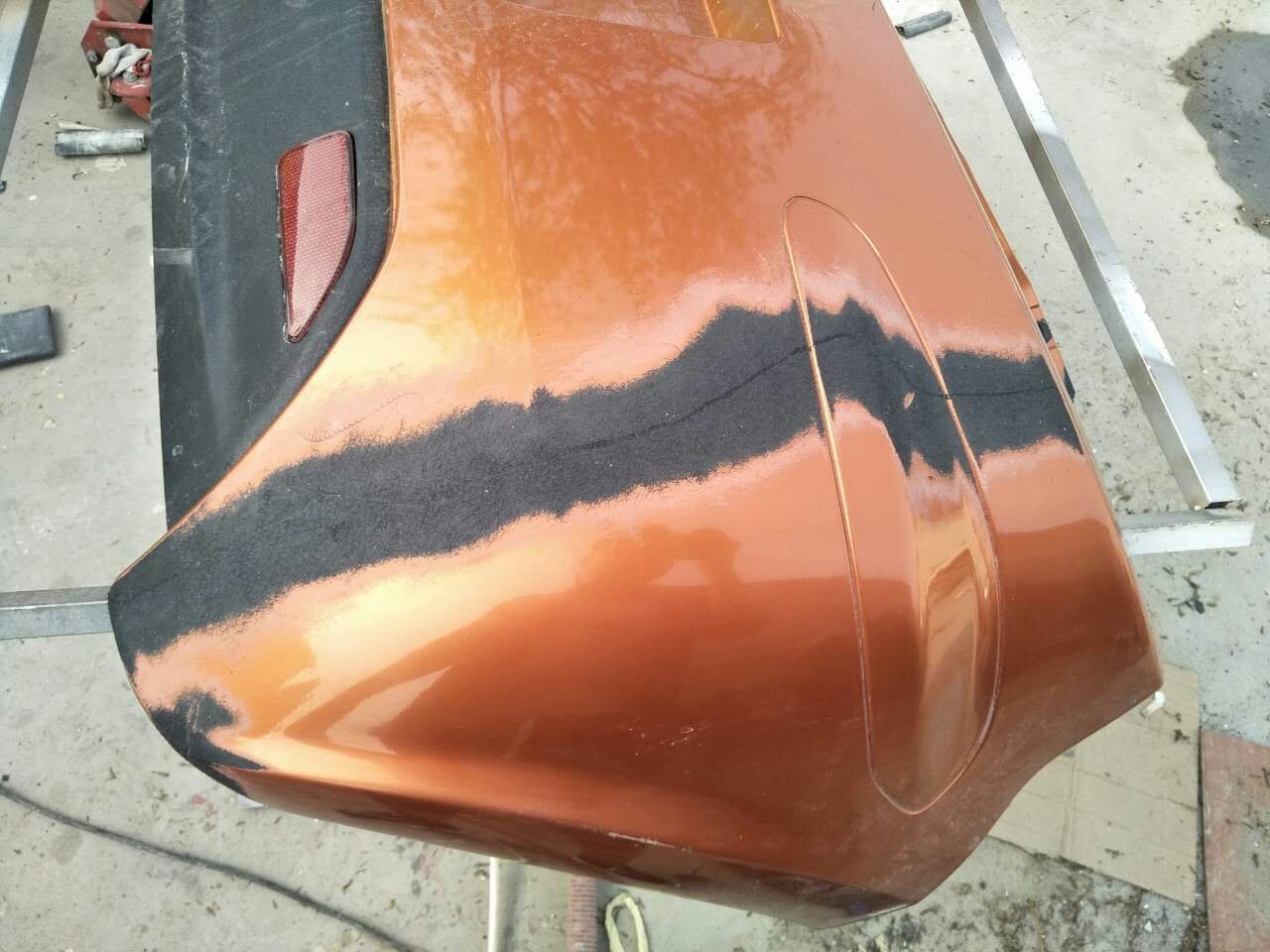 前保险杠破损影响检车吗,保险杠破损是修还是换新