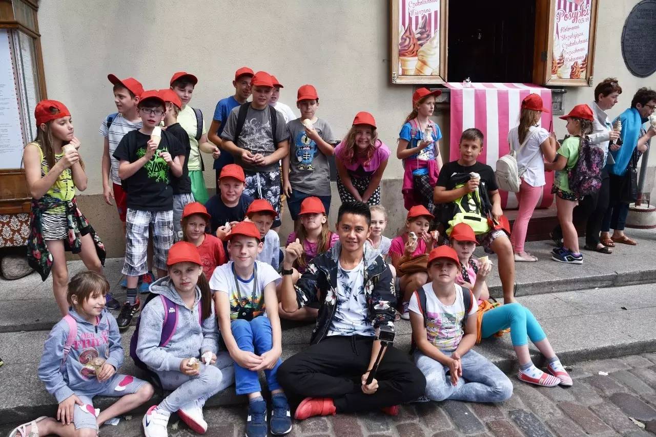 北石的环球之旅,北石旅行