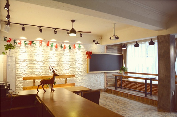 郑州适合10-15人聚会的轰趴馆,郑州轰趴馆别墅推荐