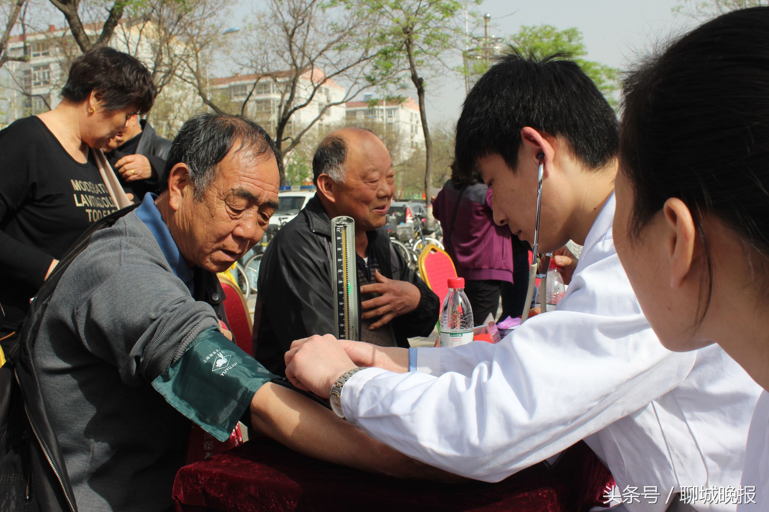 血糖直接飙到了100多,血糖高达19.7有多严重