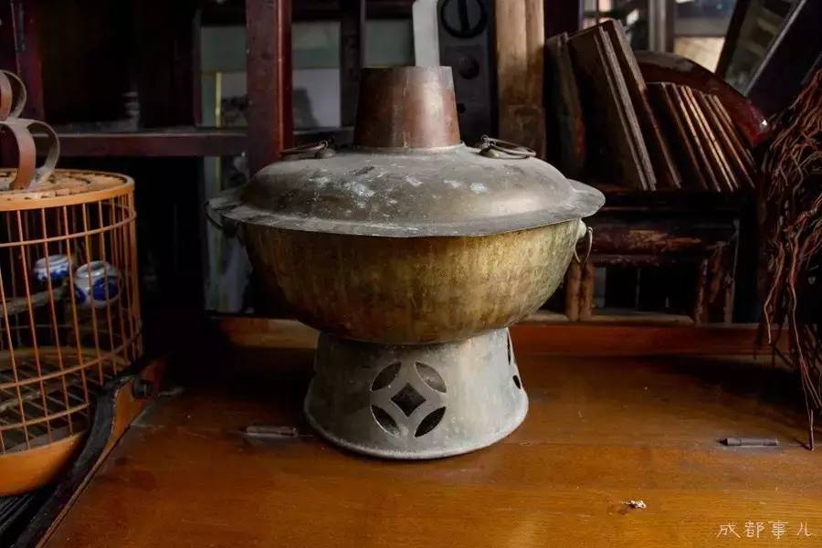 成都连环画小人书专卖店,成都老家具批发市场在哪里