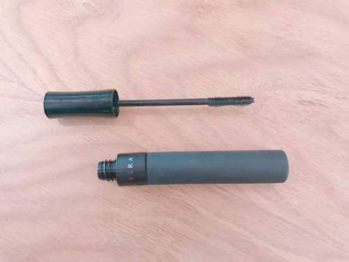 睫毛膏浓密纤长测评,kissme睫毛膏纤长还是浓密好用