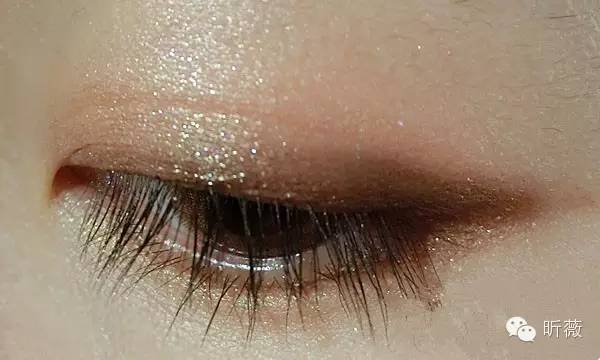 回家过年要减负，带只眼影君就够啦