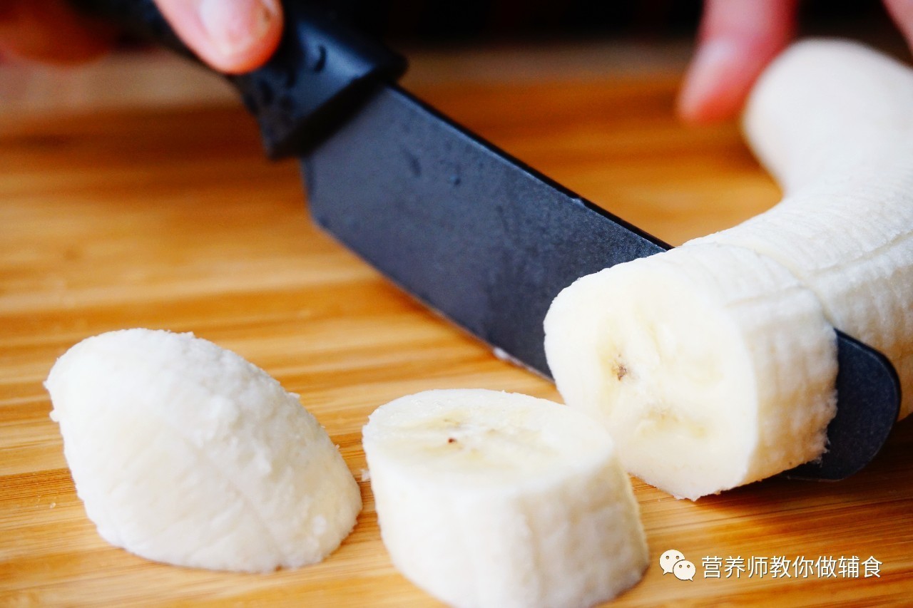 宝宝便秘腹胀呕吐该吃什么,宝宝积食便秘厌食吃什么