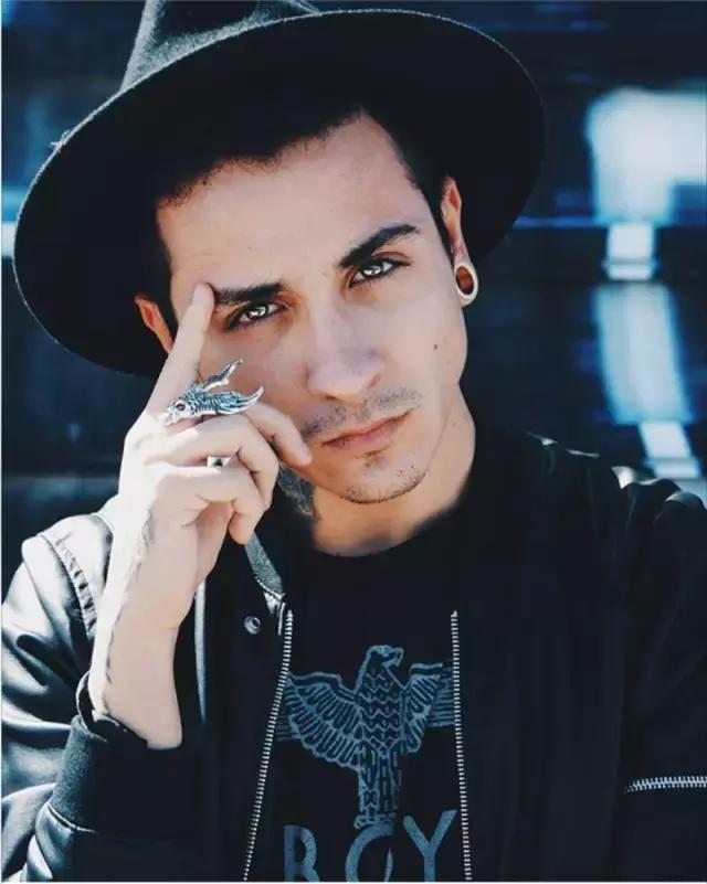 小more说：在英国的同学看过来，你的代购生涯可以开始了~