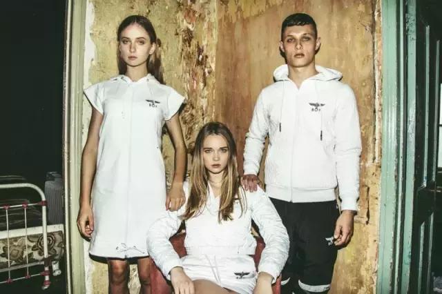 小more说：在英国的同学看过来，你的代购生涯可以开始了~