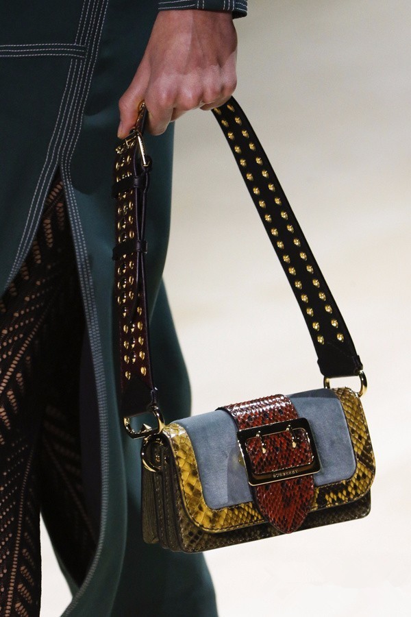 省钱我会玩儿，买条包带能上天！