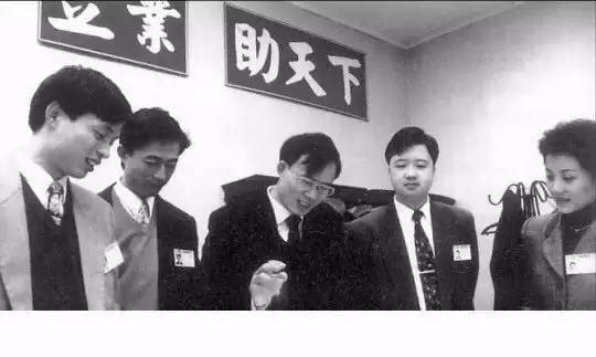 梁信军致歉视频,梁信军事件原因