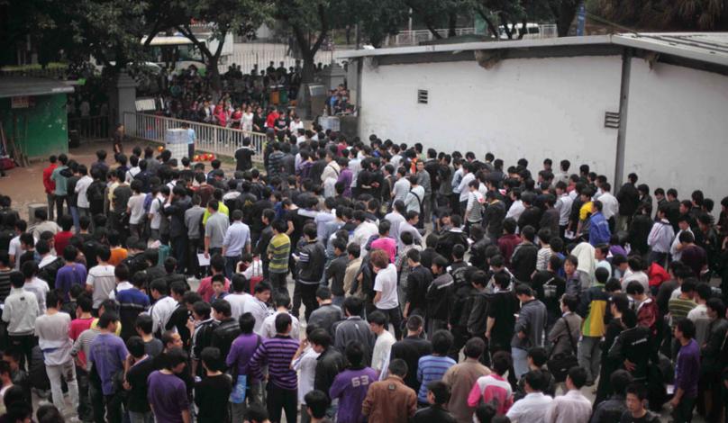 富士康招工最新消息全部,富士康工厂大量招工的背后