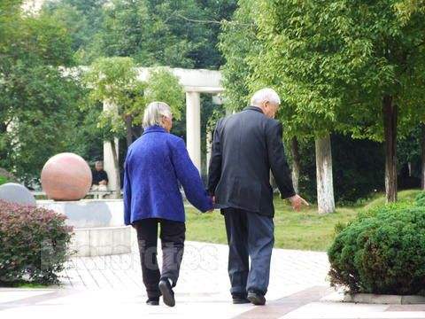 70岁老人抗肺癌自述,八旬老人抗击疫情感言