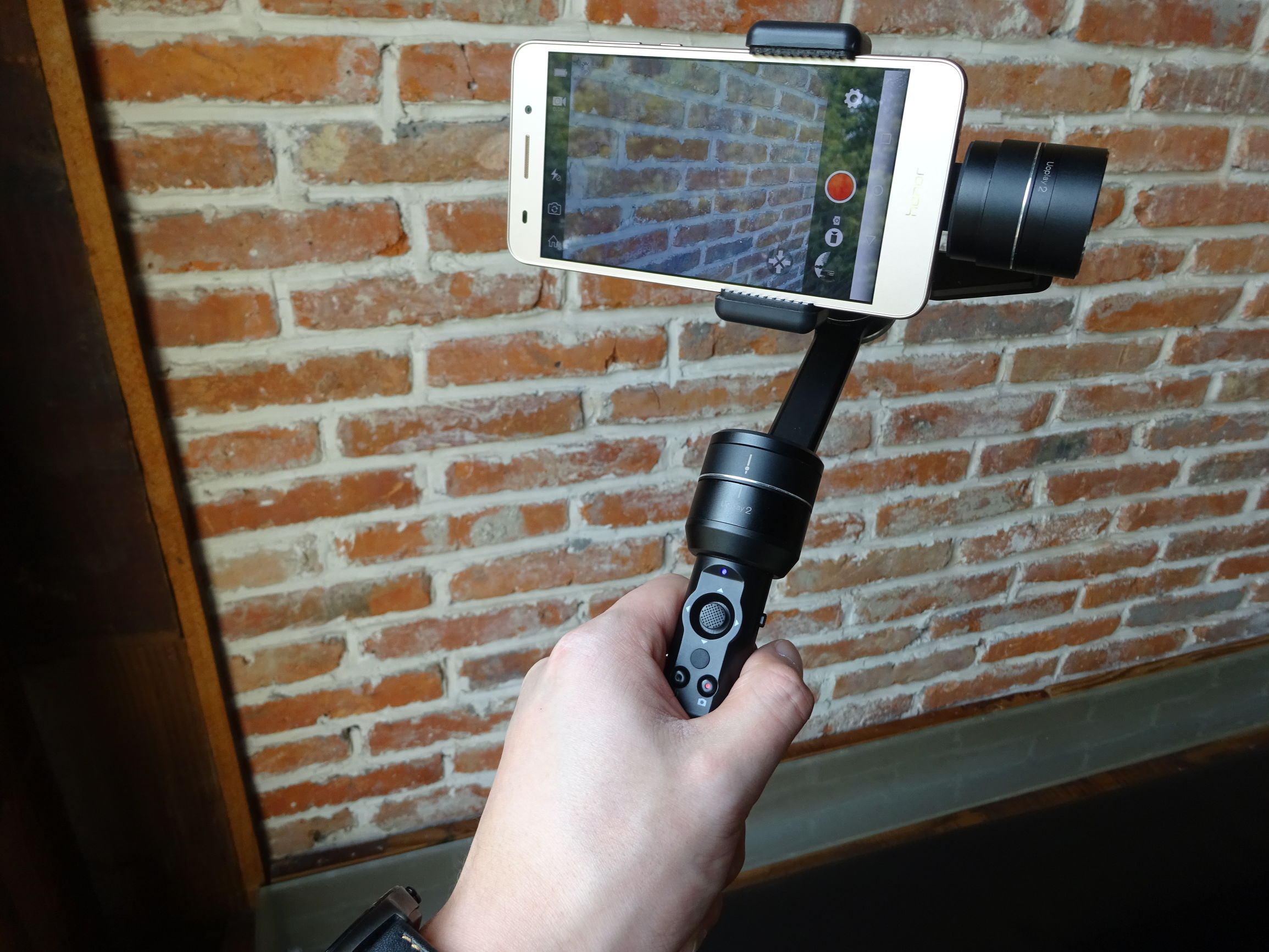 悠拍助力帕金森患者拍出不一样的视频！悠拍手机稳定器上手！