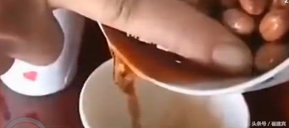 开水泡花生米后水质变红,红衣花生米泡水有红色正常吗