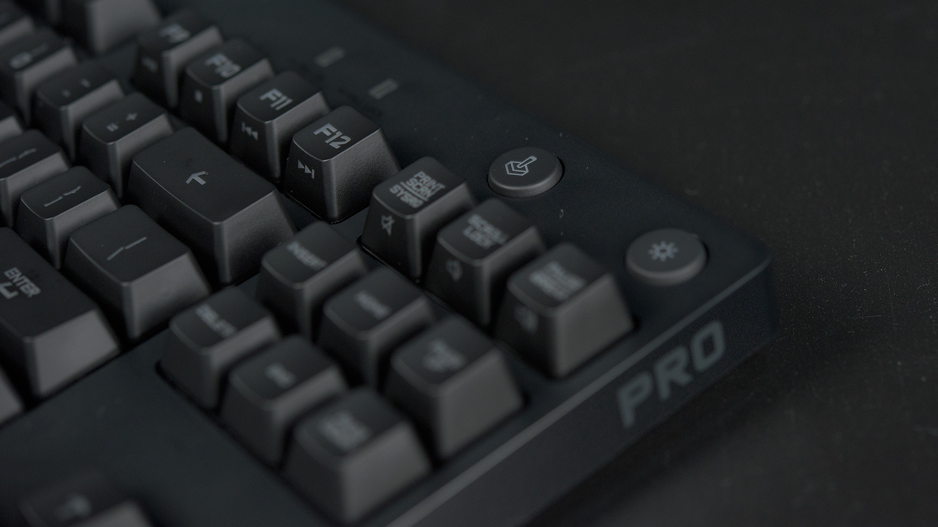 罗技无线键鼠电竞套装推荐,罗技键盘pro评测