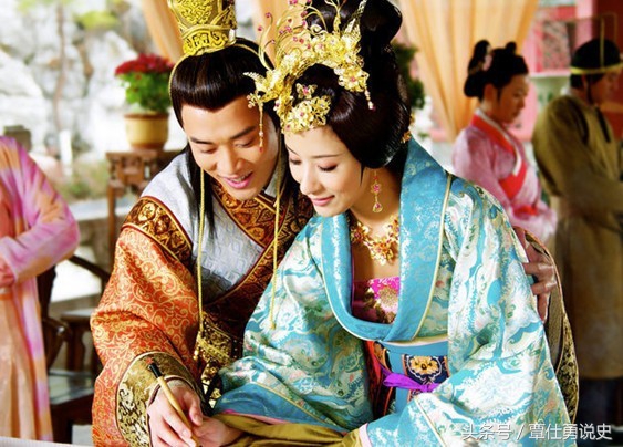 《明史》里为何会出现万贵妃性格前后大异现象？乾隆有靠谱的解释