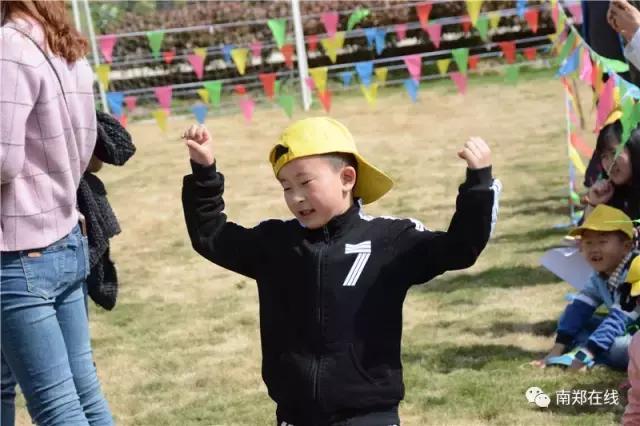 最好的爱是陪伴孩子视频,最好的爱是陪伴萌娃