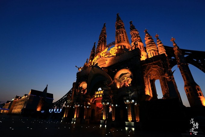 泉城欧乐堡动物王国夏天怎么去,泉城欧乐堡梦幻世界星空过山车