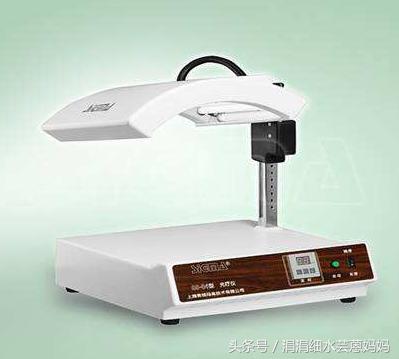 小孩胳膊有黑白花斑,小孩有一块血斑