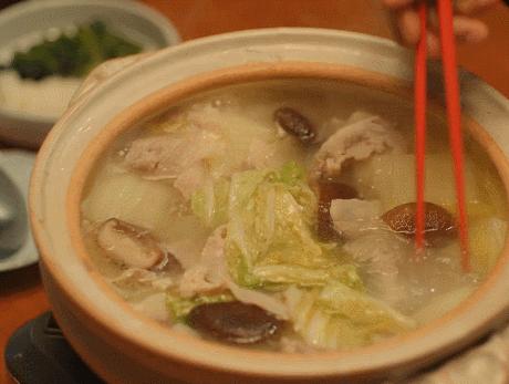 就知道玩游戏，老婆被人亲了都不知道