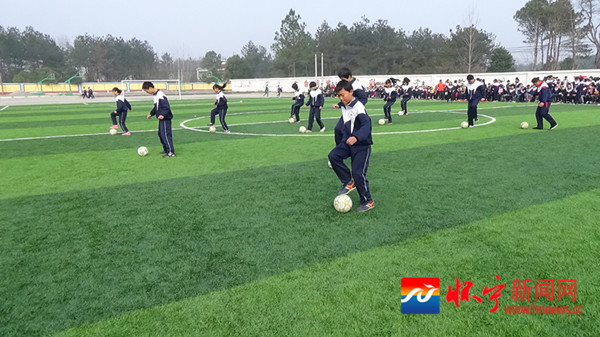 中国足球梦小孩,贵州大山农村孩子的足球梦