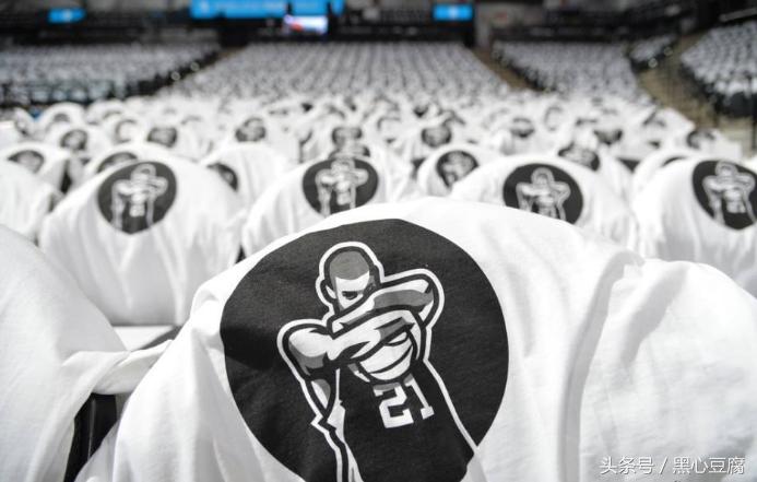 姚明感人时刻,姚明对邓肯的感人视频