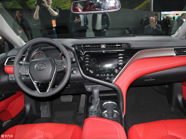 雅阁2.4对比凯美瑞2.0对比标致508,2016凯美瑞2.0和雅阁2.0选哪个好