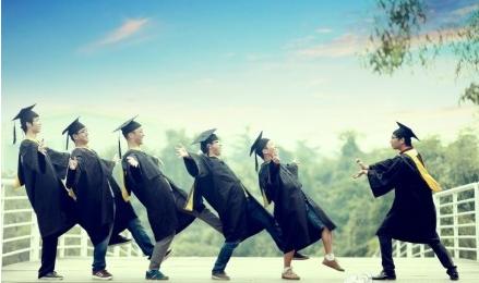 大学生慢就业现象调查,高校毕业生就业困境