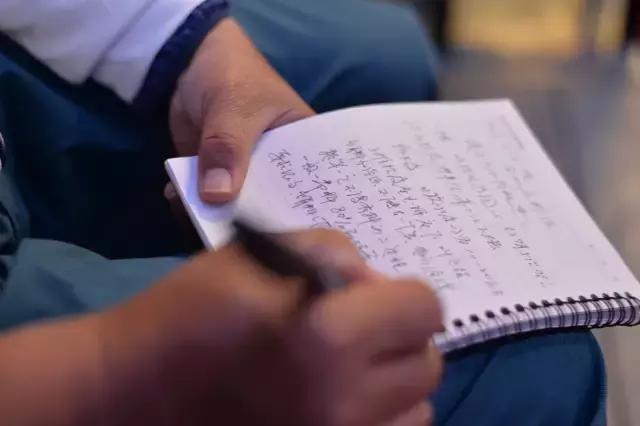 王超钓鲫鱼避小杂鱼技巧,化氏垂钓学院王超教官