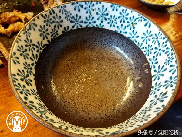 猪脚剔骨头不伤皮的做法,隆江猪脚剔骨全过程